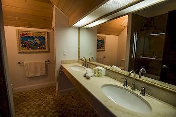 Отель The Delphi Club At Rolling Harbour Sandy Point Экстерьер фото